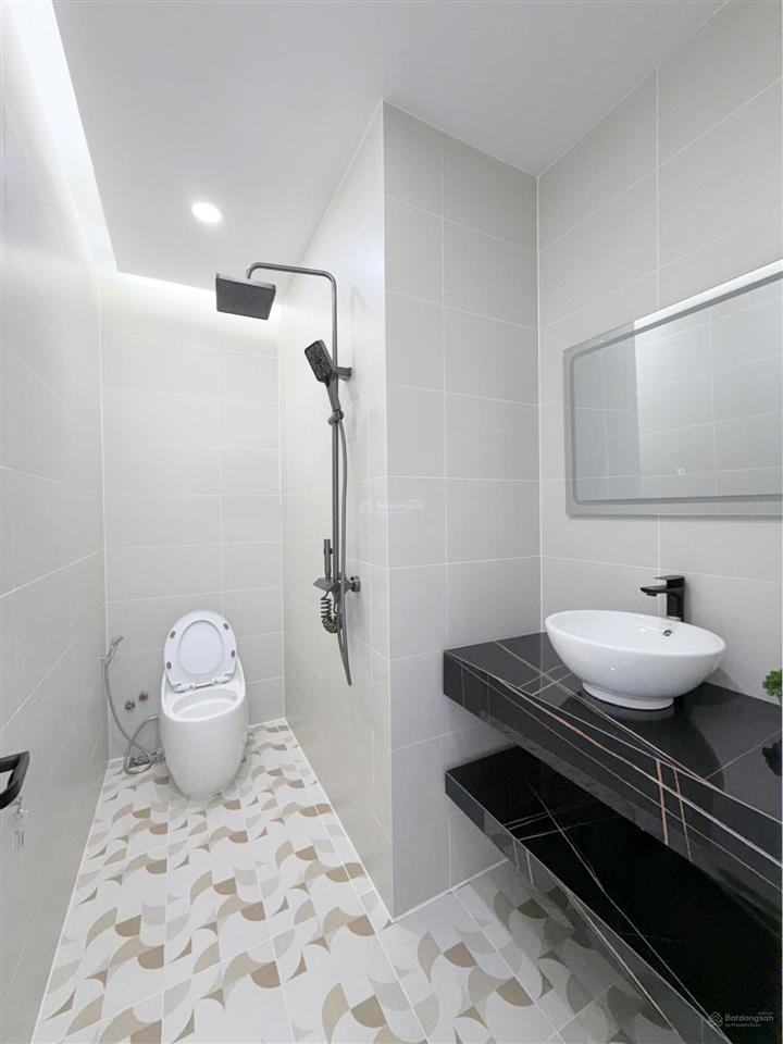 Nhà 5 tầng full nội thất âu dương lân p2q8