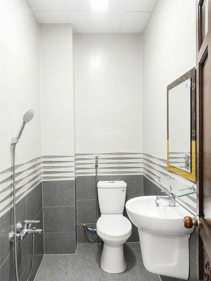 Nhà vị trí đẹp dương bá trạc p2q8