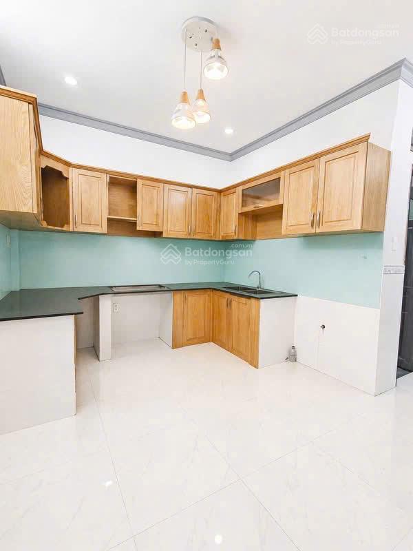 Nhà vị trí đẹp dương bá trạc p2q8