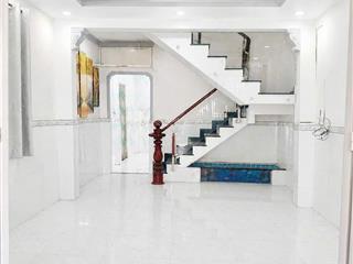 Nhà vị trí đẹp dương bá trạc p2q8
