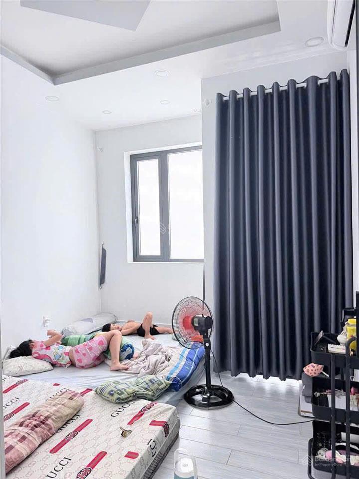 Nhà đẹp 3 tầng âu dương lân p3q8