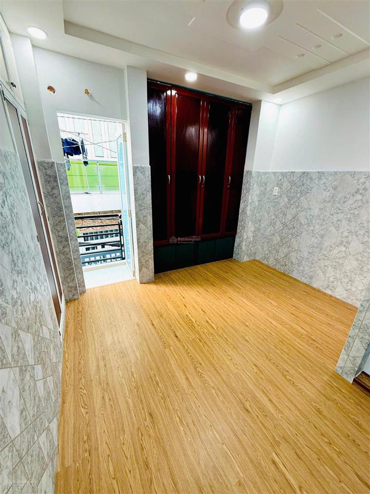 Nhà đẹp 4 tầng âu dương lân p2q8 gần chợ rạch ông