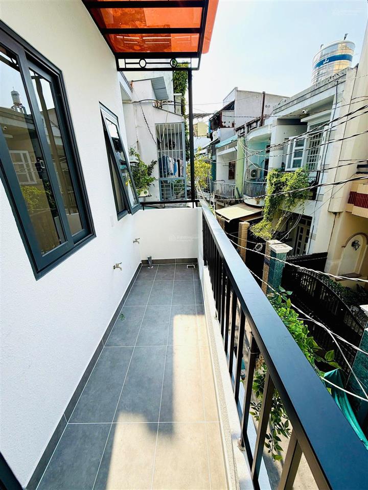 Nhà đẹp 4 tầng âu dương lân p2q8 gần chợ rạch ông