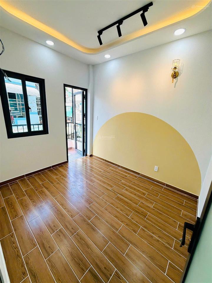Nhà đẹp 4 tầng âu dương lân p2q8 gần chợ rạch ông