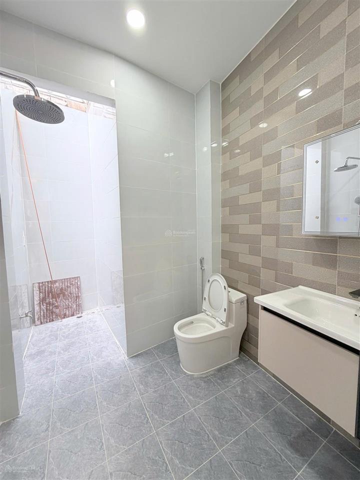 Nhà mới 3 tầng, hẻm đẹp đường tùng thiện vương phường 12, quận 8