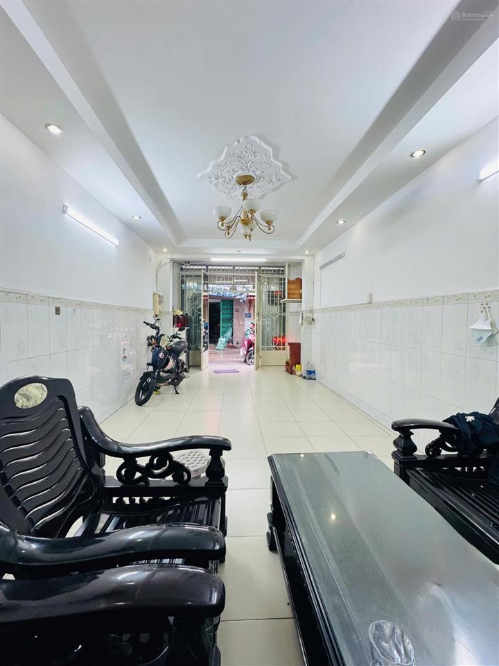 Nhà 2 tầng hẻm xe tải âu dương lân p3q8
