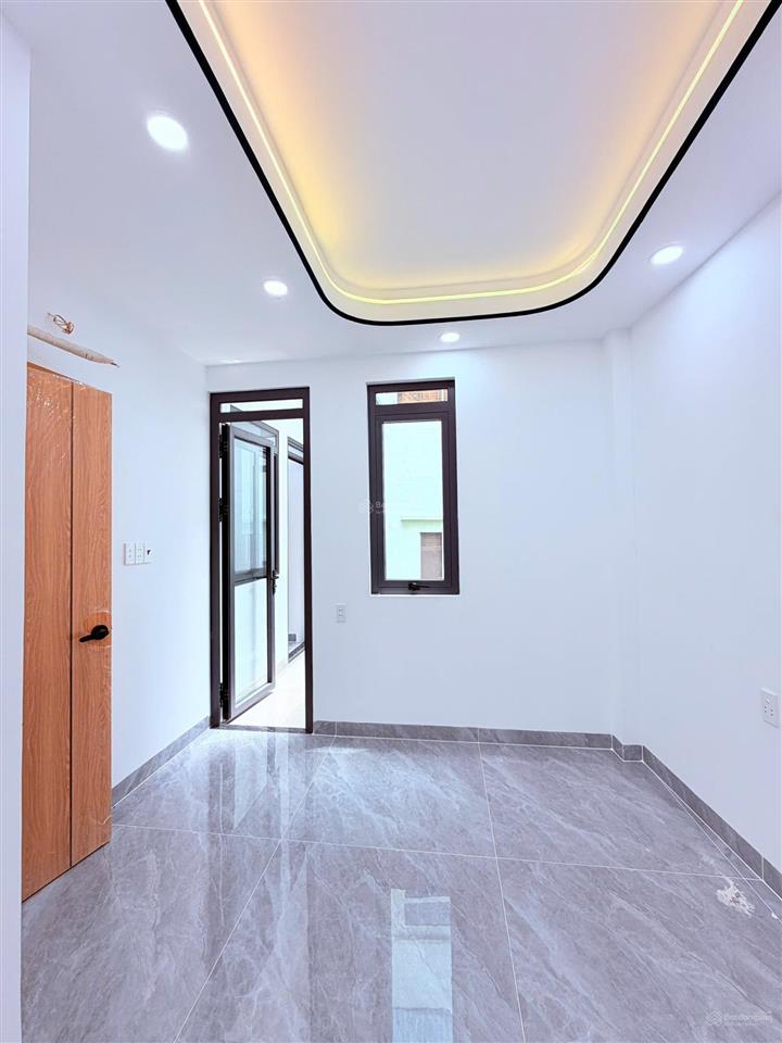 Nhà xây mới 4 tầng, sau căn mặt tiền âu dương lân, phường 3, quận 8
