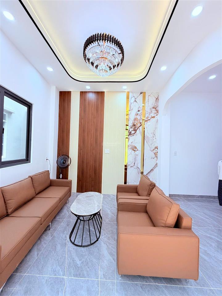 Nhà xây mới 4 tầng, sau căn mặt tiền âu dương lân, phường 3, quận 8