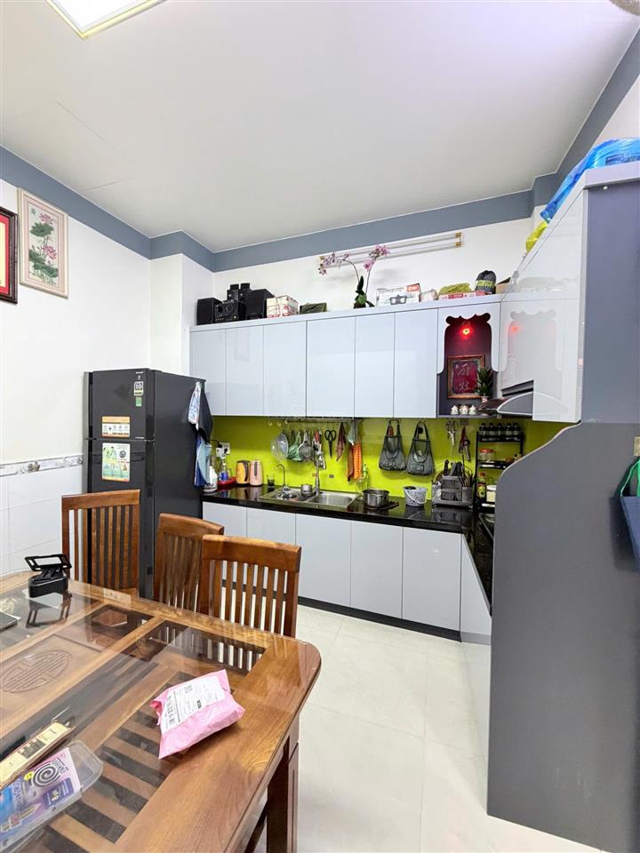Nhà 4 tầng sau căn mặt tiền bùi minh trực, phường 6, quận 8
