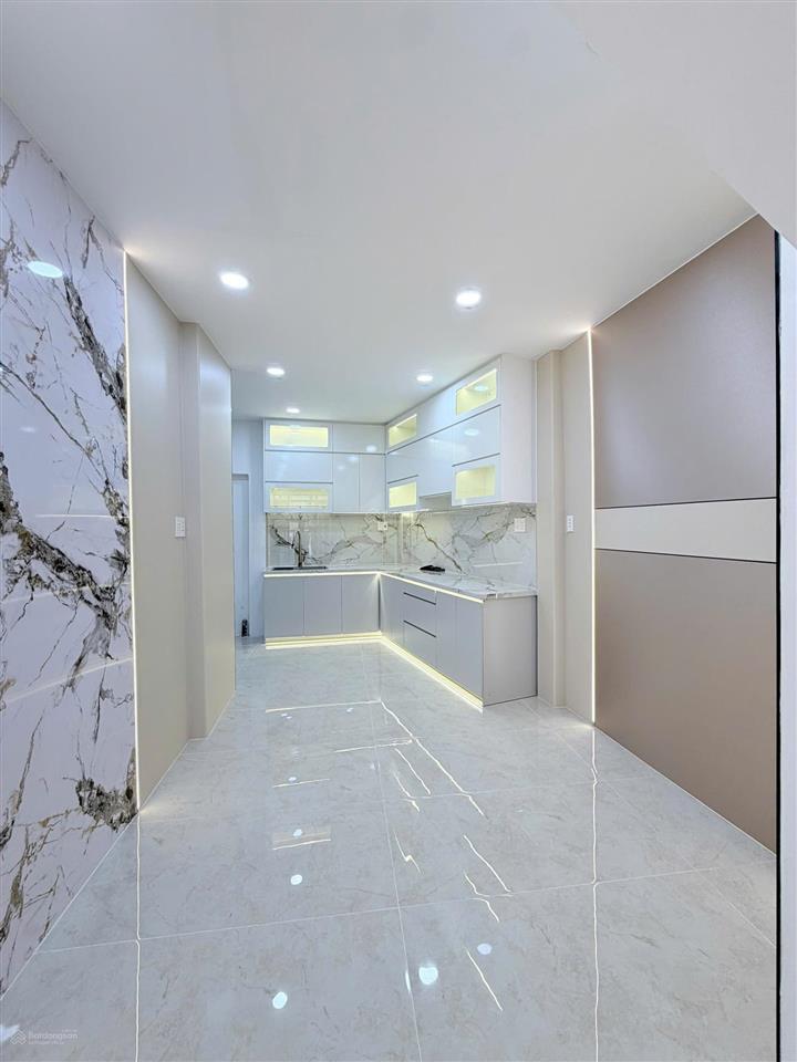 Nhà mới diện tích khủng 68m2 bến bình đông p14q8