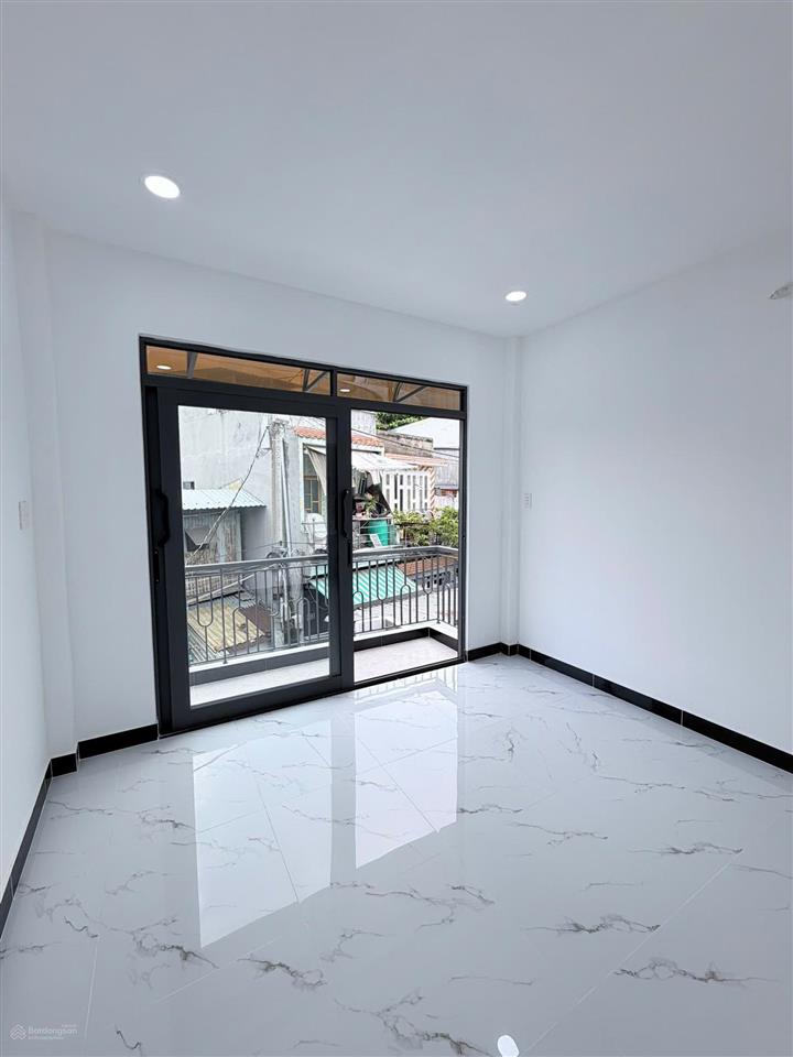 Nhà mới diện tích khủng 68m2 bến bình đông p14q8