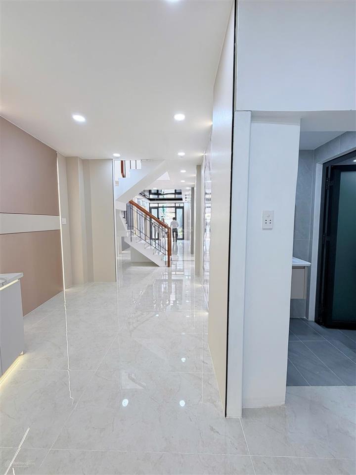 Nhà mới diện tích khủng 68m2 bến bình đông p14q8