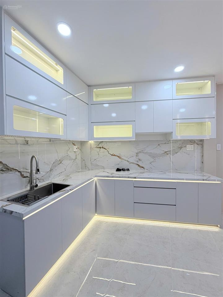 Nhà mới diện tích khủng 68m2 bến bình đông p14q8