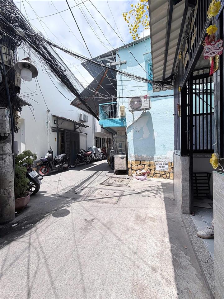 Nhà 4 tầng nguyễn duy p9q8 gần cầu chánh hưng