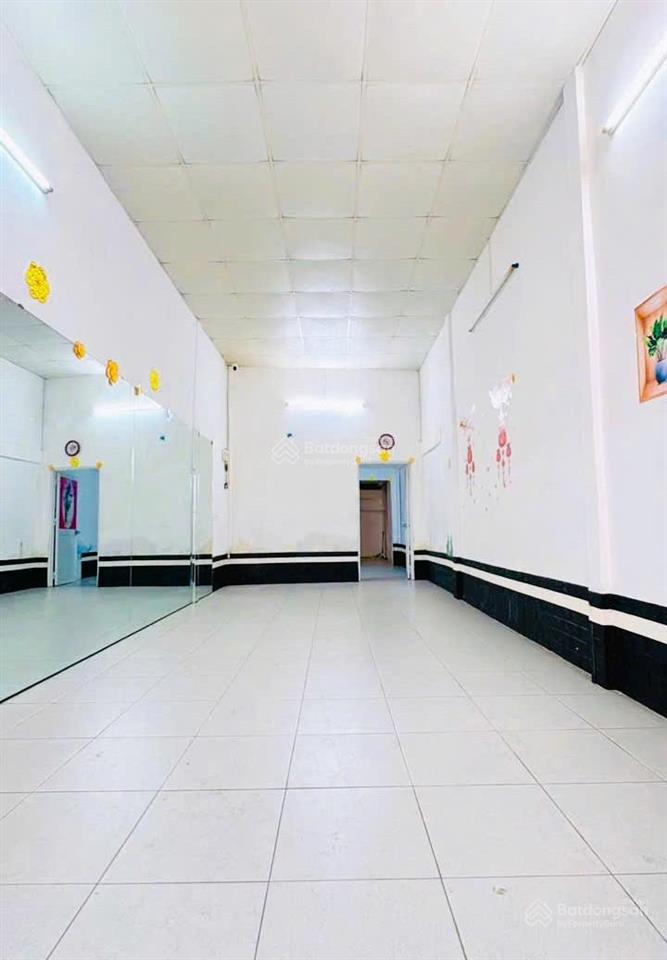 Nhà sau căn mt tạ quang bửu p3q8 gần parc mall