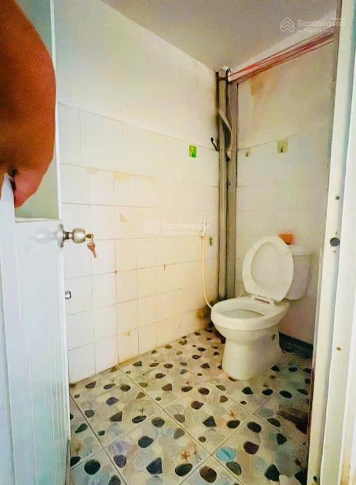 Nhà sau căn mt tạ quang bửu p3q8 gần parc mall