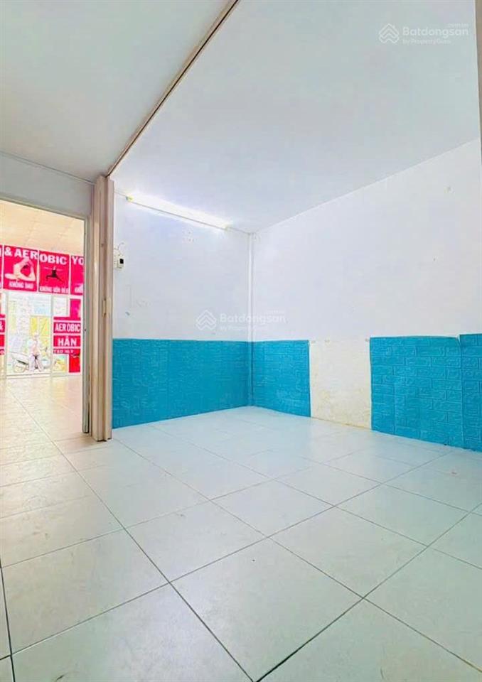 Nhà sau căn mt tạ quang bửu p3q8 gần parc mall