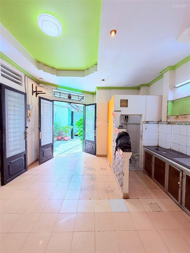 Nhà vị trí đẹp sau căn mt phạm thế hiển p4, quận 8  gần pacr mall