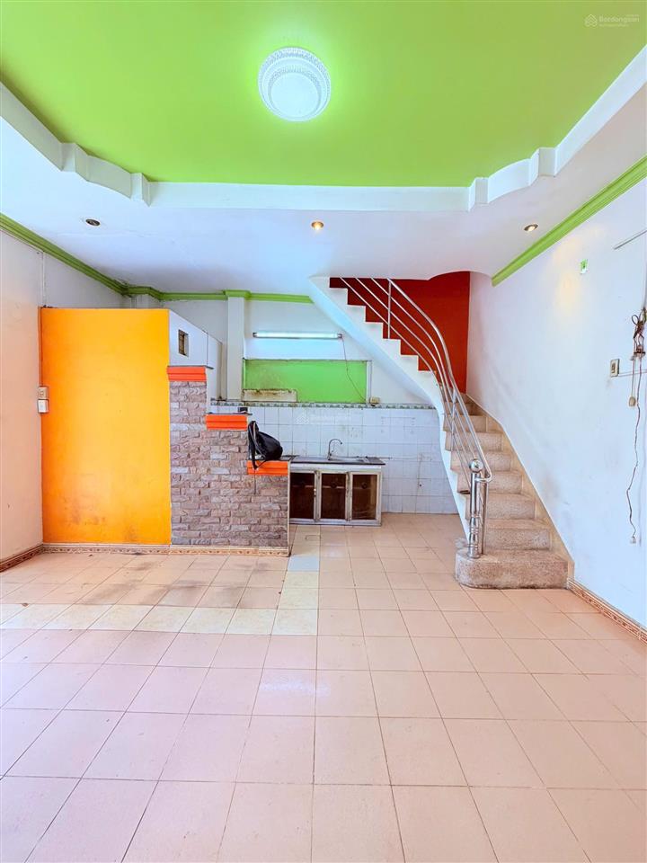 Nhà vị trí đẹp sau căn mt phạm thế hiển p4, quận 8  gần pacr mall