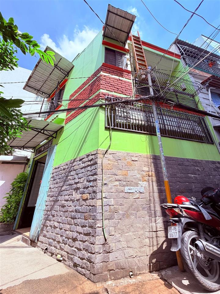 Nhà vị trí đẹp sau căn mt phạm thế hiển p4, quận 8  gần pacr mall