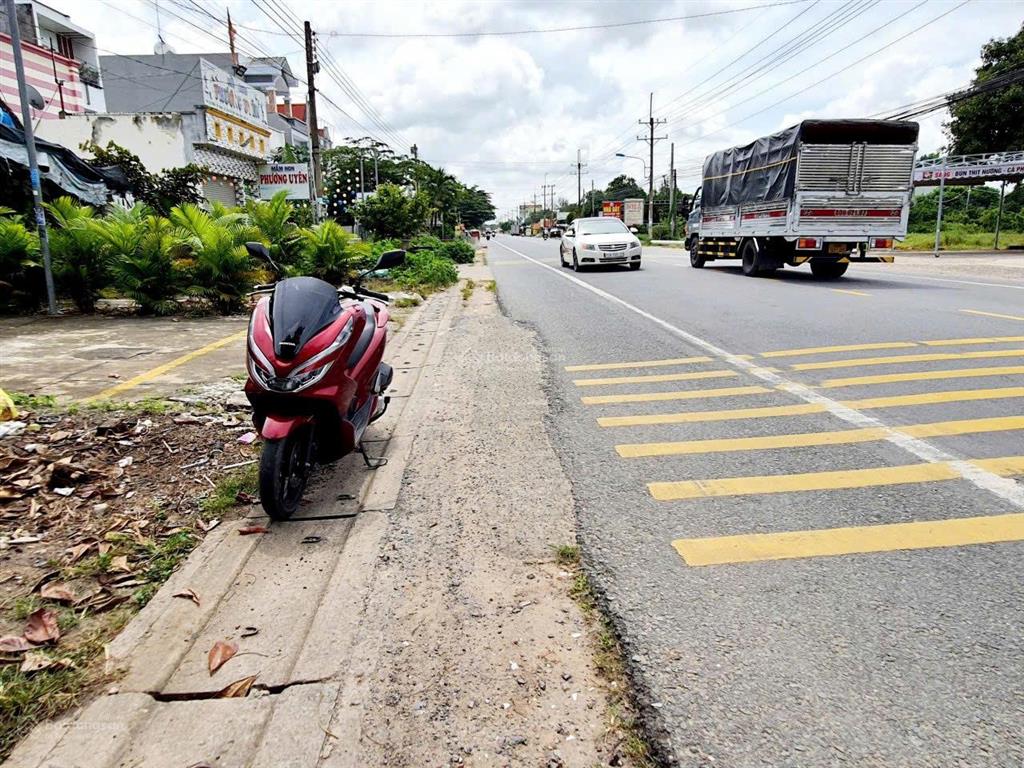 Hai mặt tiền đường quách thị trang gần vđ3 và nguyễn ái quốc thuận tiện di chuyển hcm  sân bay lt