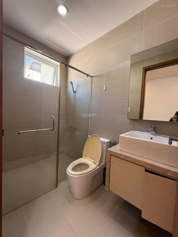 Bán biệt thự song lập 300 m2 nhà đẹp, sẵn doanh thu 30 triệu/tháng tại oasis, vsip 1