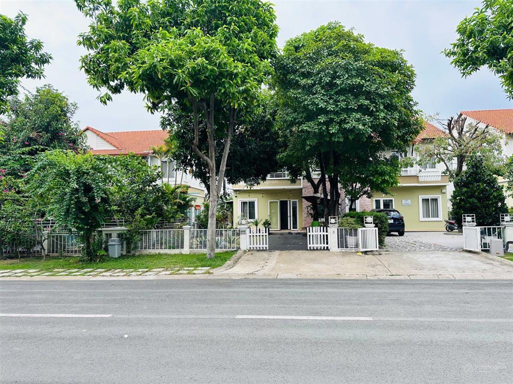 Bán biệt thự song lập 300 m2 nhà đẹp, sẵn doanh thu 30 triệu/tháng tại oasis, vsip 1