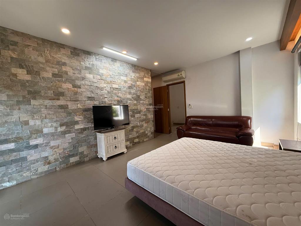 Bán biệt thự song lập 300 m2 nhà đẹp, sẵn doanh thu 30 triệu/tháng tại oasis, vsip 1