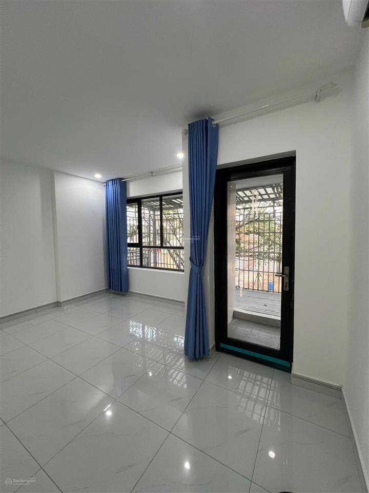 Chủ kẹt tiền cần bán nhà phố oasis city đang có doanh thu tốt kế bên trường đại học việt đức