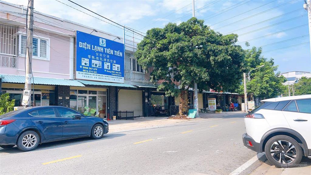 Cần bán nhà phố 2 tầng hoàn công đầy đủ đang cho thuê 15 triệu tại vsip 1, thuận an