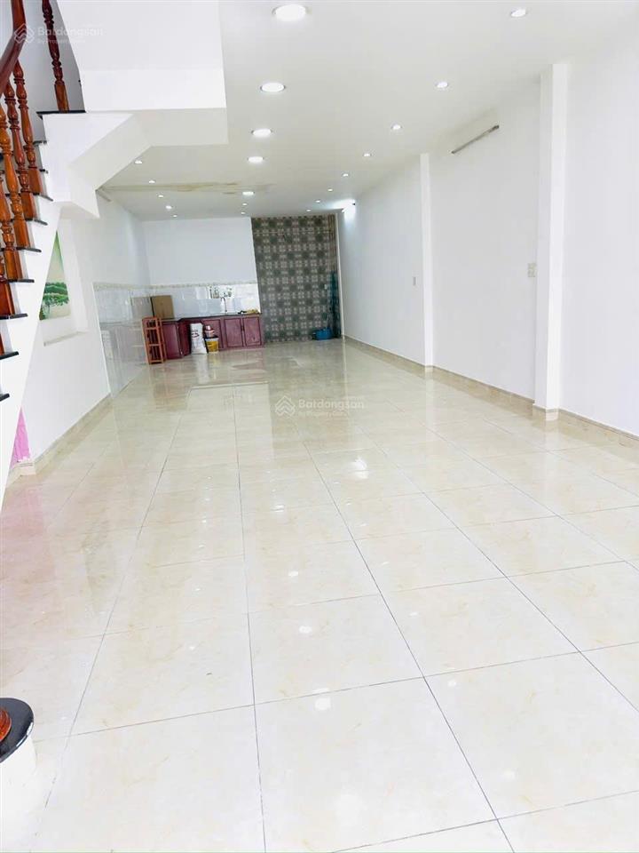 Cần bán nhà phố 2 tầng hoàn công đầy đủ đang cho thuê 15 triệu tại vsip 1, thuận an
