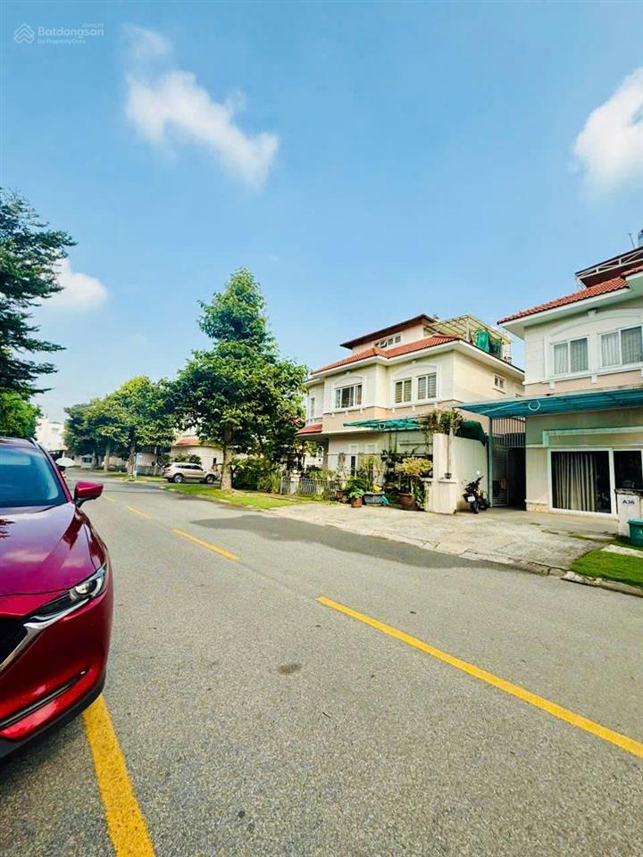 Cần bán biệt thự góc 2 mặt tiền siêu đẹp đối diện công viên oasis 1, kế siêu thị aeon mall, bd