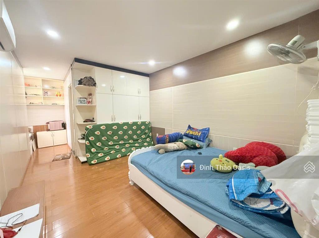 Chủ nhà chuyển công tác cần bán nhà phố đẹp ngang 10m ngay đường d35, vsip 1, thuận an