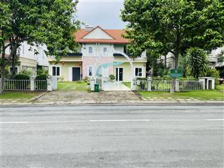 Cần bán gấp biệt thự 300m2 ngay trục chính dự án oasis kế sân golf sông bé và siêu thị aeon mall