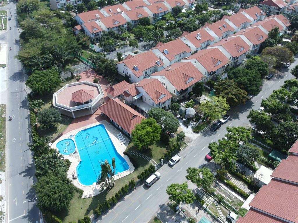 Cần bán gấp biệt thự 300m2 ngay trục chính dự án oasis kế sân golf sông bé và siêu thị aeon mall