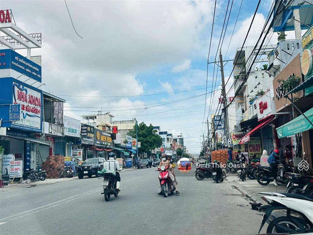 Hạ giá bán cặp đất 200m2 tặng kho giá chỉ 12.5 tỷ tại đường d1 khu dân cư việt sing, thuận an, bd