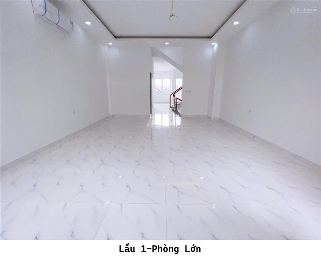 Chủ định cư nước ngoài cần bán nhà phố 2 mặt tiền đang sẵn doanh thu cao tại oasis city. 0986 196 ***