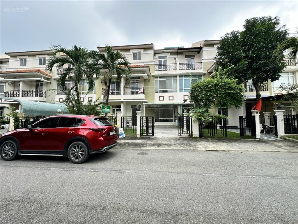 Cần bán biệt thự đẹp ngang 7x18,5m trong khu compound kế siêu thị aeon mall bình dương