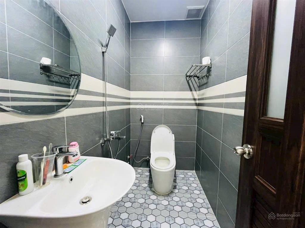 Cần bán nhà hoàn công 2 tầng có sẵn doanh thu tại oasis city kế trường đại học việt đức bình dương