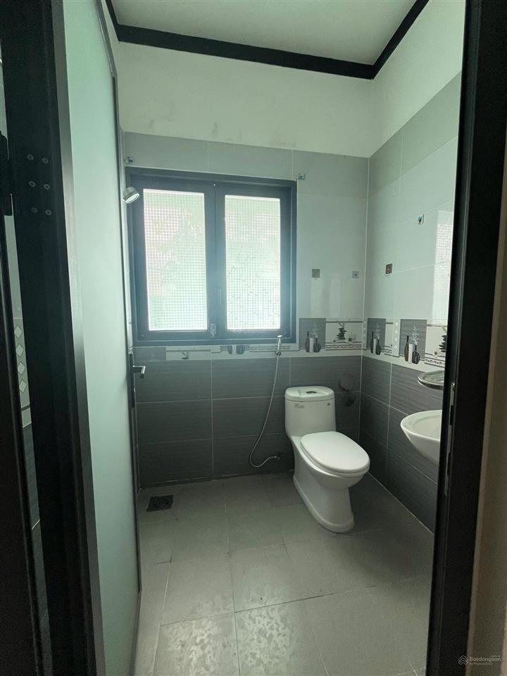 Cần bán nhà đã hoàn thiện sẵn giá tốt chỉ bằng căn thô tại oasis city kế trường đại học việt đức