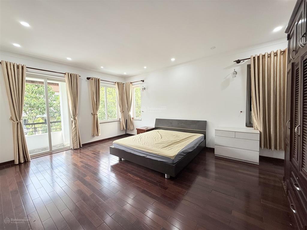 Cho thuê villa đẹp 300m2 tại oasis kế siêu thị aeon mall bình dương.  0986 196 ***