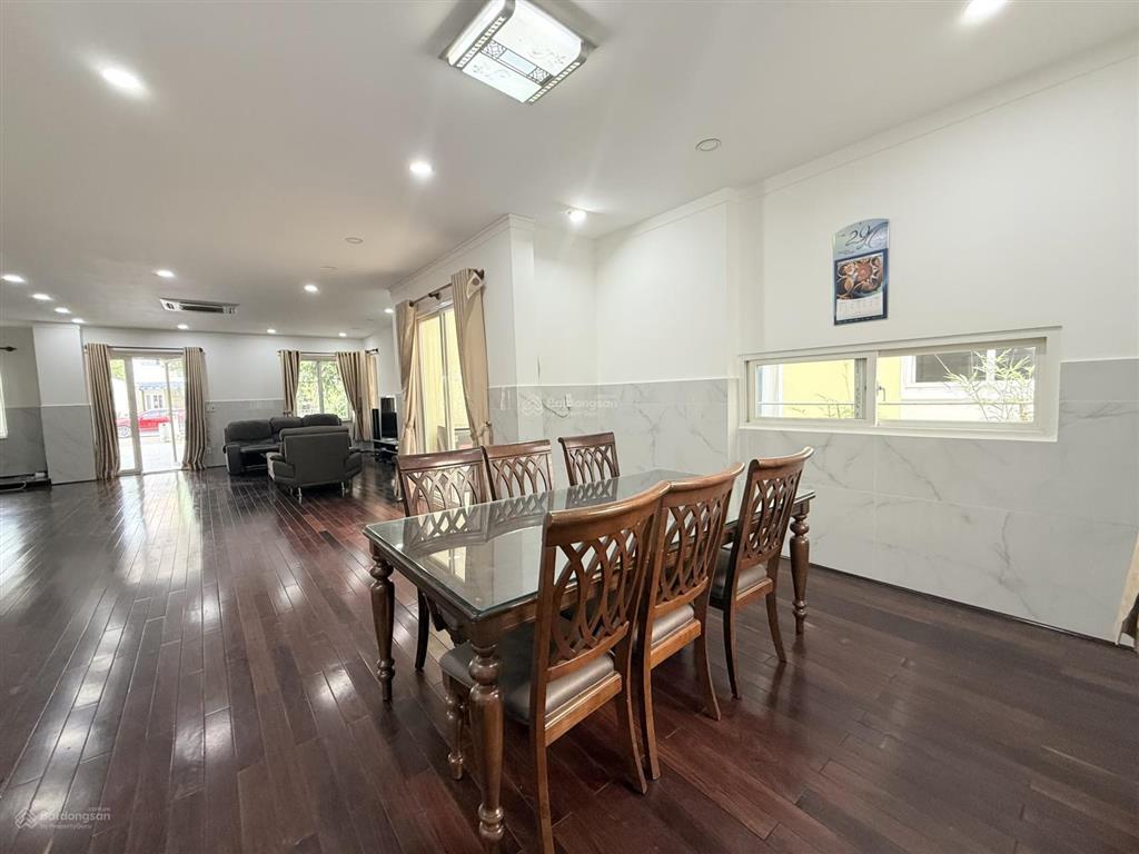 Cho thuê villa đẹp 300m2 tại oasis kế siêu thị aeon mall bình dương.  0986 196 ***