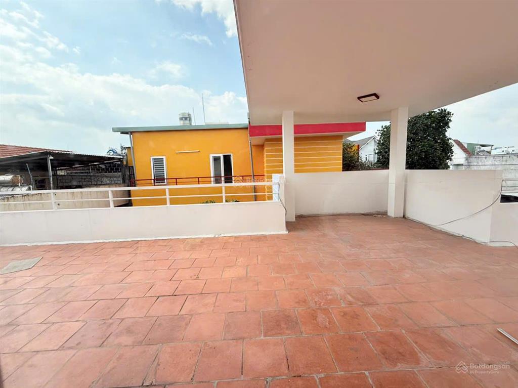 Chính chủ cần bán nhà phố đẹp đường d35, cách đường d33, kdc việt sing chỉ vài bước chân