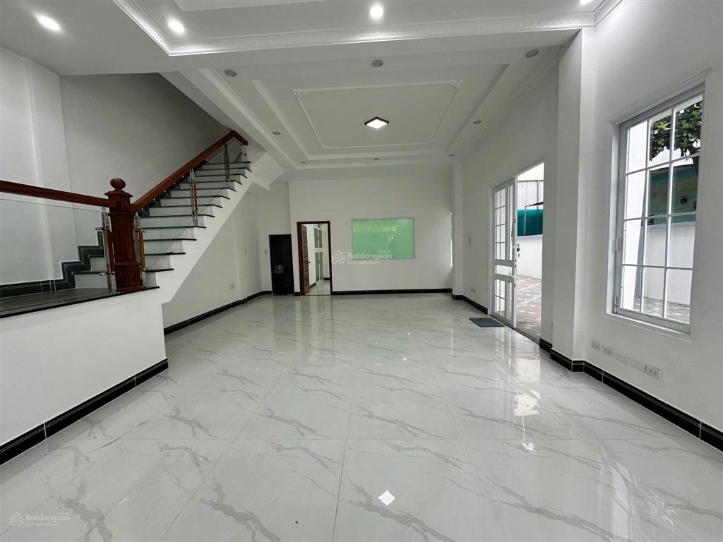 Chính chủ cần bán nhà phố đẹp đường d35, cách đường d33, kdc việt sing chỉ vài bước chân