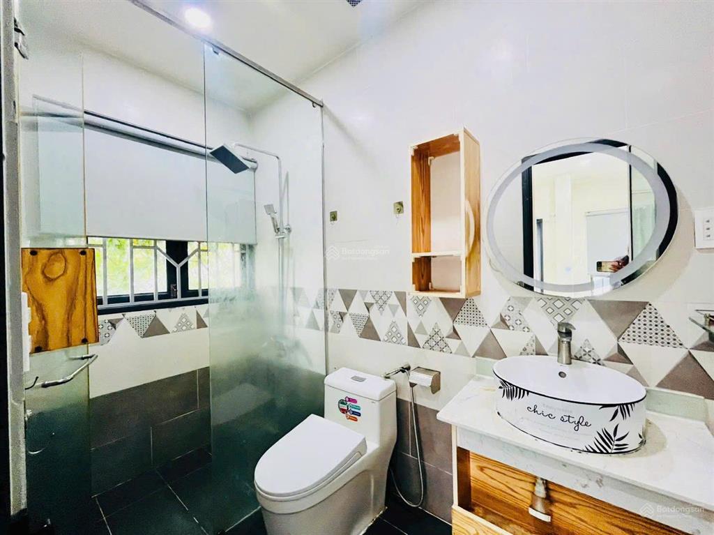 Chủ chuyển công tác cần bán biệt thự góc ngang 7,2mx14m đẹp tại oasis city gần trường đh việt đức