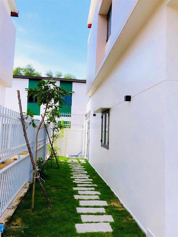 Chủ chuyển công tác cần bán biệt thự góc ngang 7,2mx14m đẹp tại oasis city gần trường đh việt đức