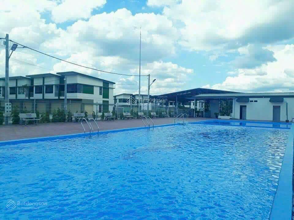 Bán nhà 85m2 đường lớn và đẹp giá chỉ 1,75 tỷ tại oasis city kế trường đại học việt đức