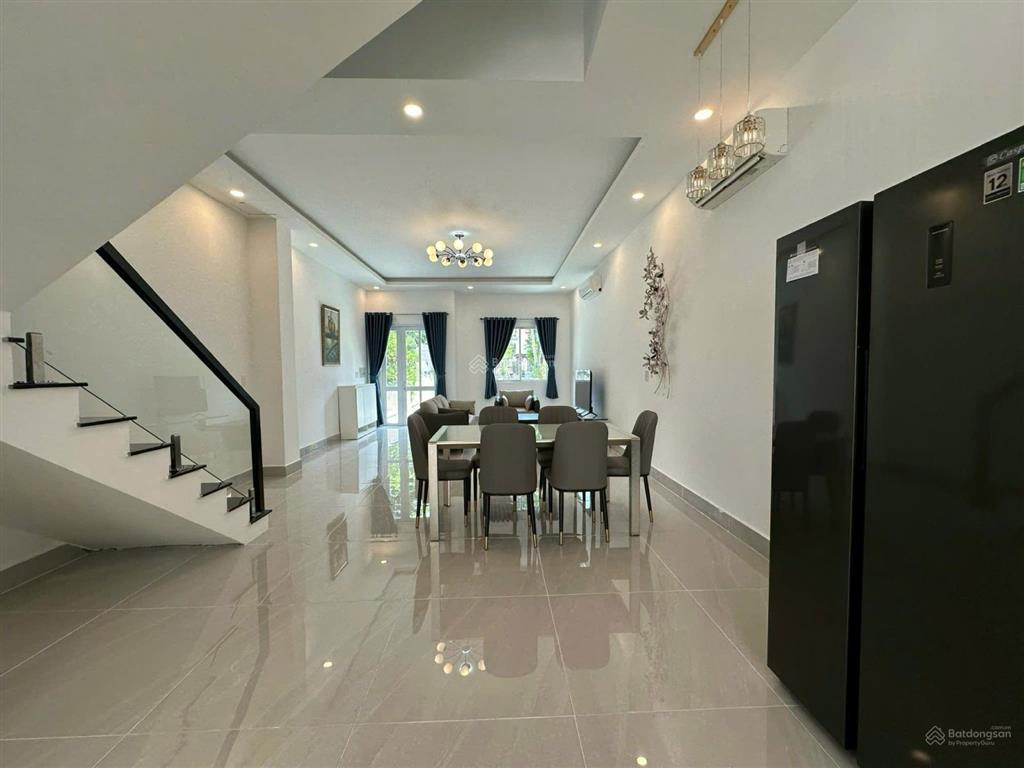 Cho thuê nhà đẹp đầy đủ nội thất trong khu an ninh kế siêu thị aeon mall bình dương