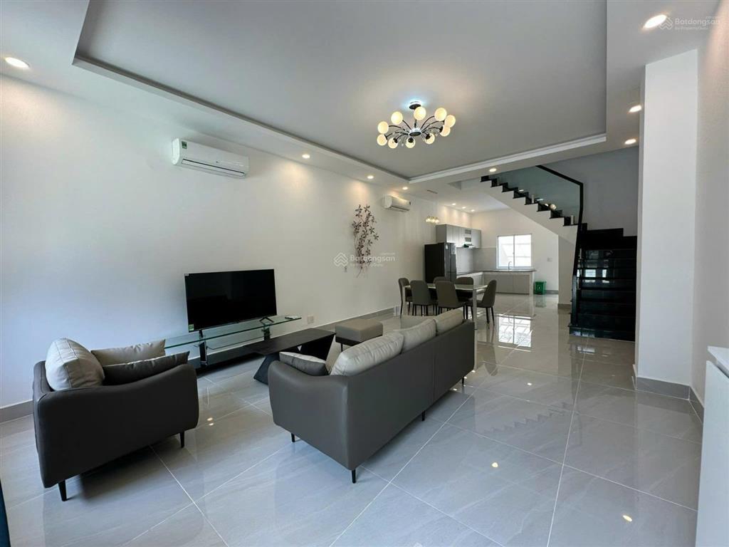 Cho thuê nhà đẹp đầy đủ nội thất trong khu an ninh kế siêu thị aeon mall bình dương