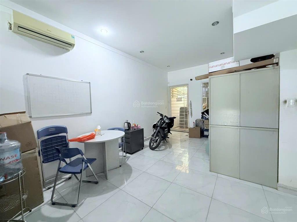 Chủ định cư nước ngoài cần bán nhà phố 150m2 đang cho thuê 23 triệu/tháng tại đường d11, vsip 1